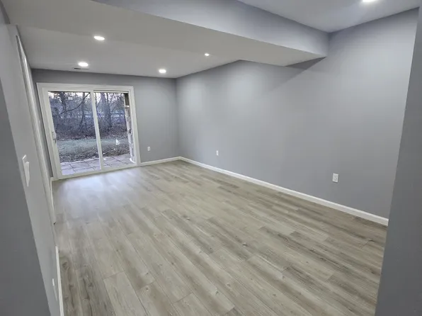 1057 Nicklaus Ct #2, Herndon, VA 20170