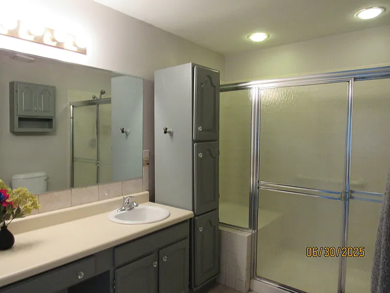 352 Pembroke Ct #5 — Photo 15