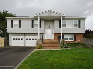 119 Pine Needle St, Howell, NJ 07731