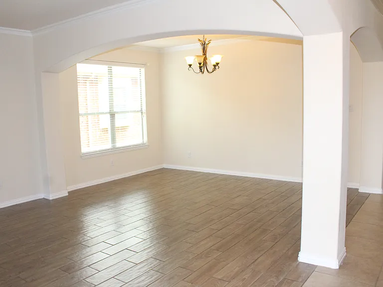 906 Meadow Flower Ln — Photo 4