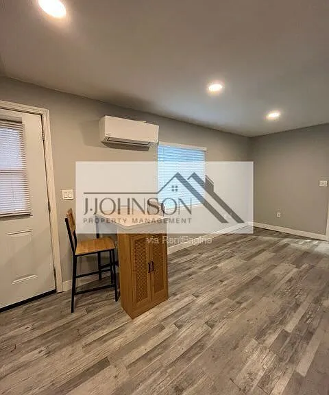 320 W Whittier Ave — Photo 5