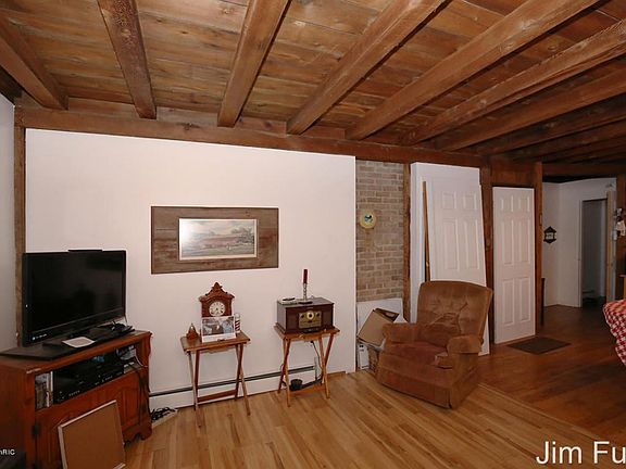 5th image of 8410 Oakview Ave NE