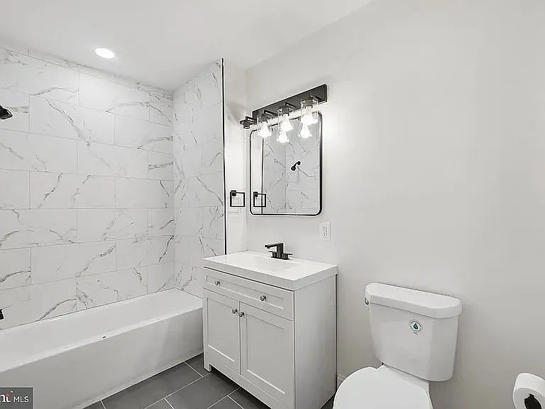 744 N Patterson Park Ave — Photo 18