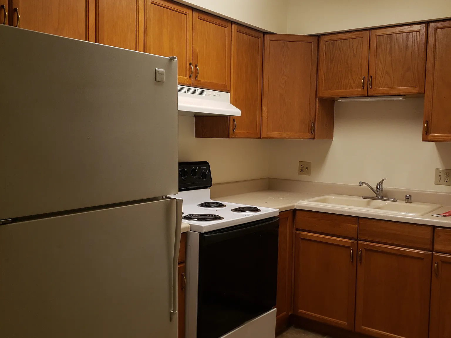 2 bed, 700 sqft, $995 — Photo 3