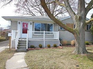 25021 Huron St, Roseville, MI 48066