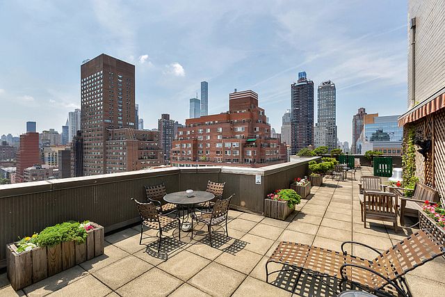 2nd image of 401 E 65th St APT 6B