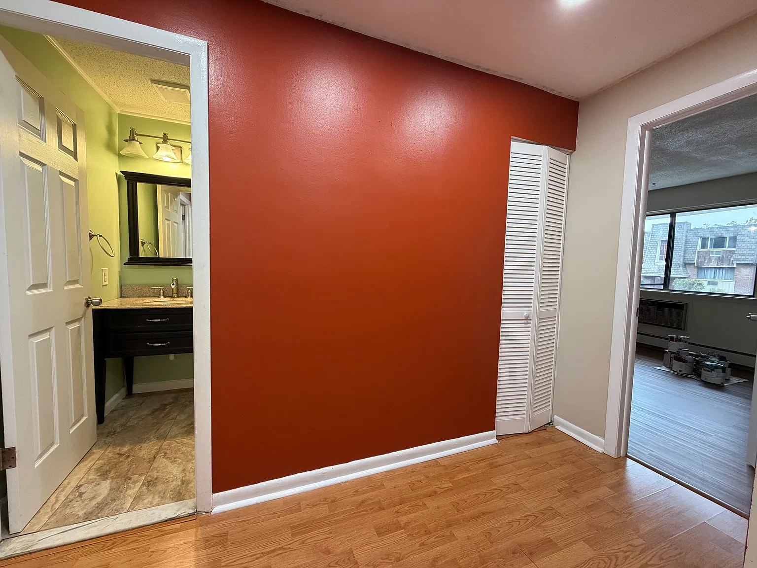 2 bed, 961 sqft, $2,000 — Photo 4
