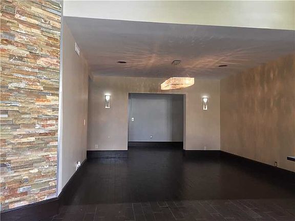 3rd image of 695 NW 199 Ave