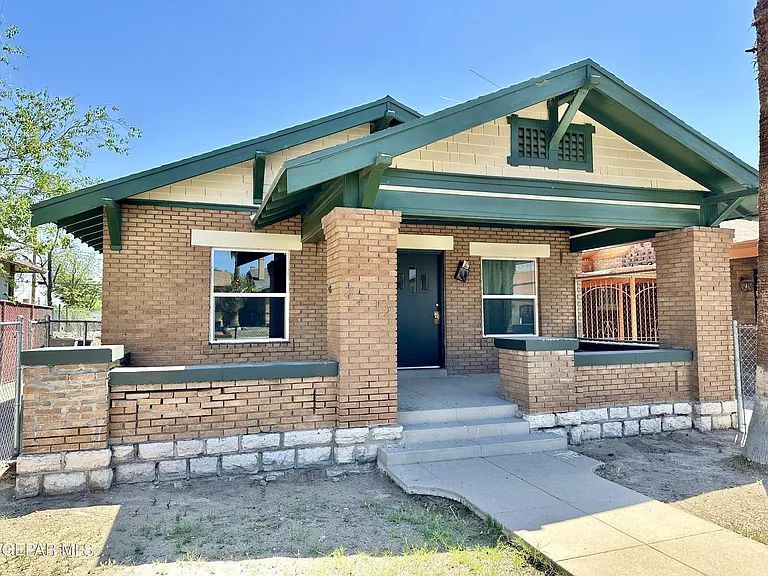 3312 Montana Ave — Photo 1