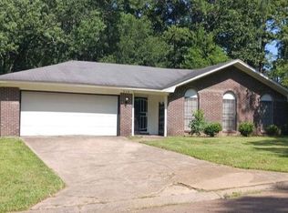 216 Valley Ridge Dr, Jackson, MS 39206