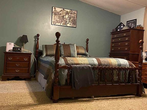 5th image of 387 Martha Ln