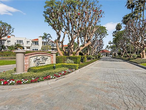 4th image of 19282 Torreypines Cir