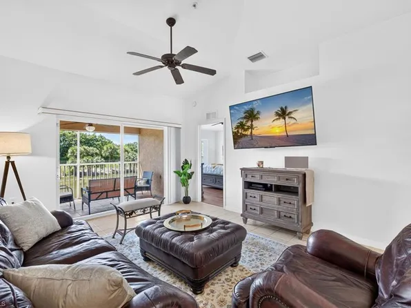 2815 Cypress Trace CIR #204, NAPLES, FL 34119