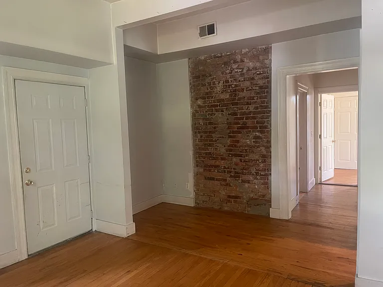 62 Montgomery St #1 — Photo 3