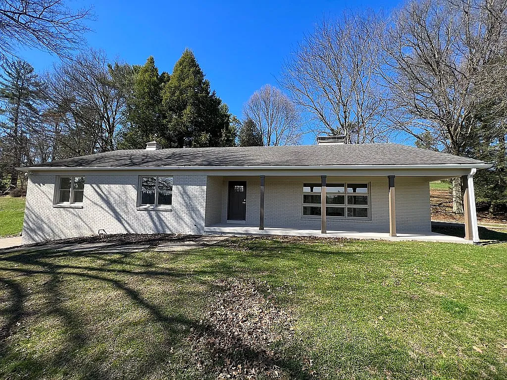 113 Conifer Cir photo 1