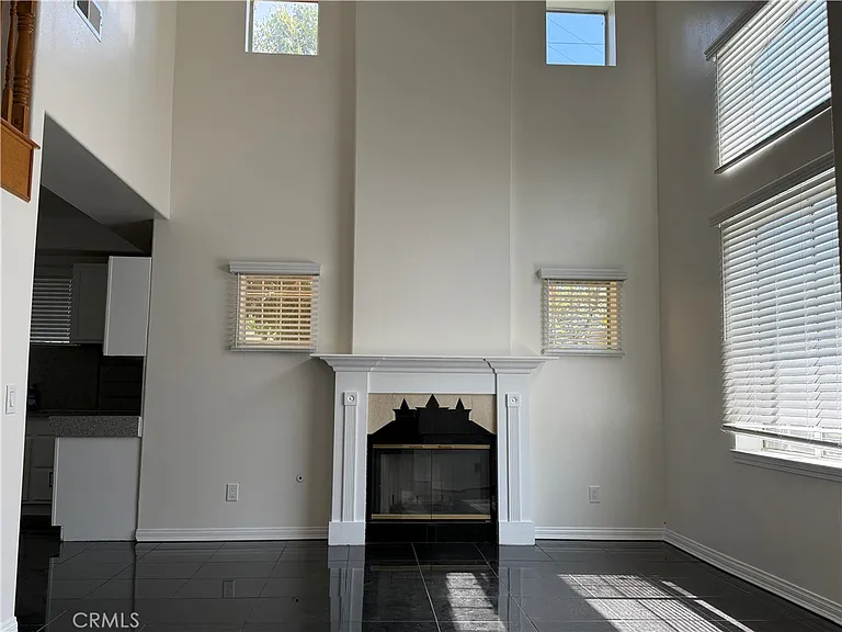 7735 Graves Ave — Photo 3