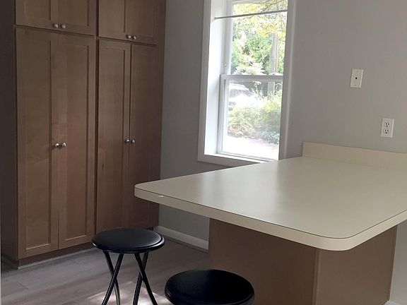 breakfast bar