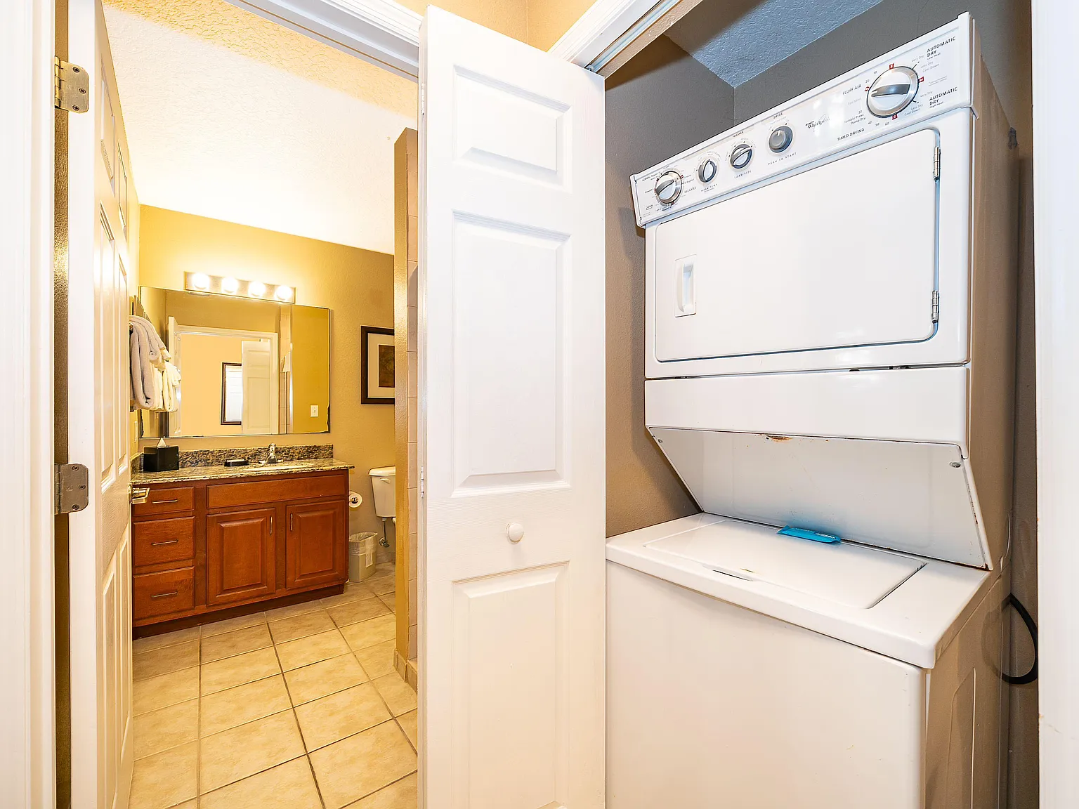 3 bed, 3.0 bath, 1400 sqft, $1,481 — Photo 4