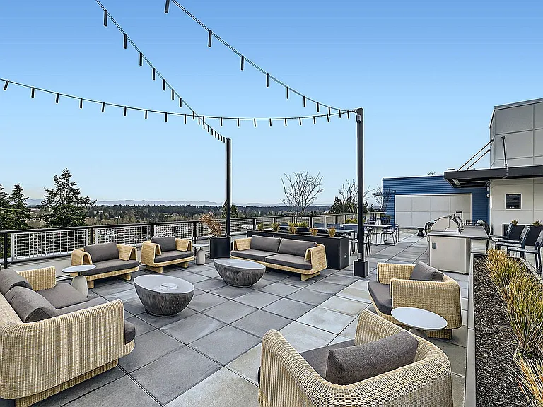 16200 Admiralty Way - Web Quality - 026 - 33 Building 1 Rooftop Patio
