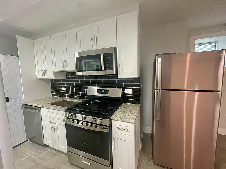 4220 S Calumet Ave — Photo 3