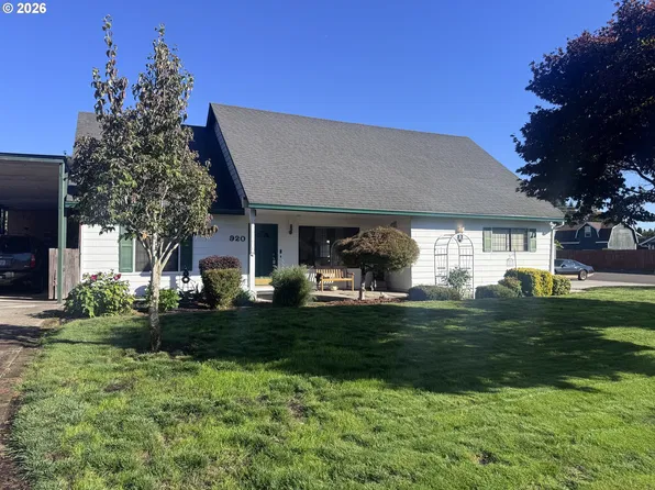 920 N Aspen Ct, Canby, OR 97013