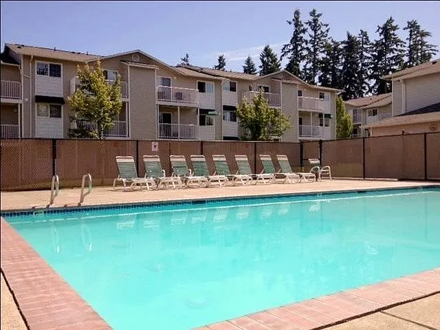 Glenbrooke Apartments — Photo 5