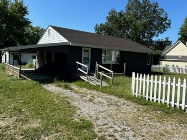 683 F St NW, Linton, IN 47441