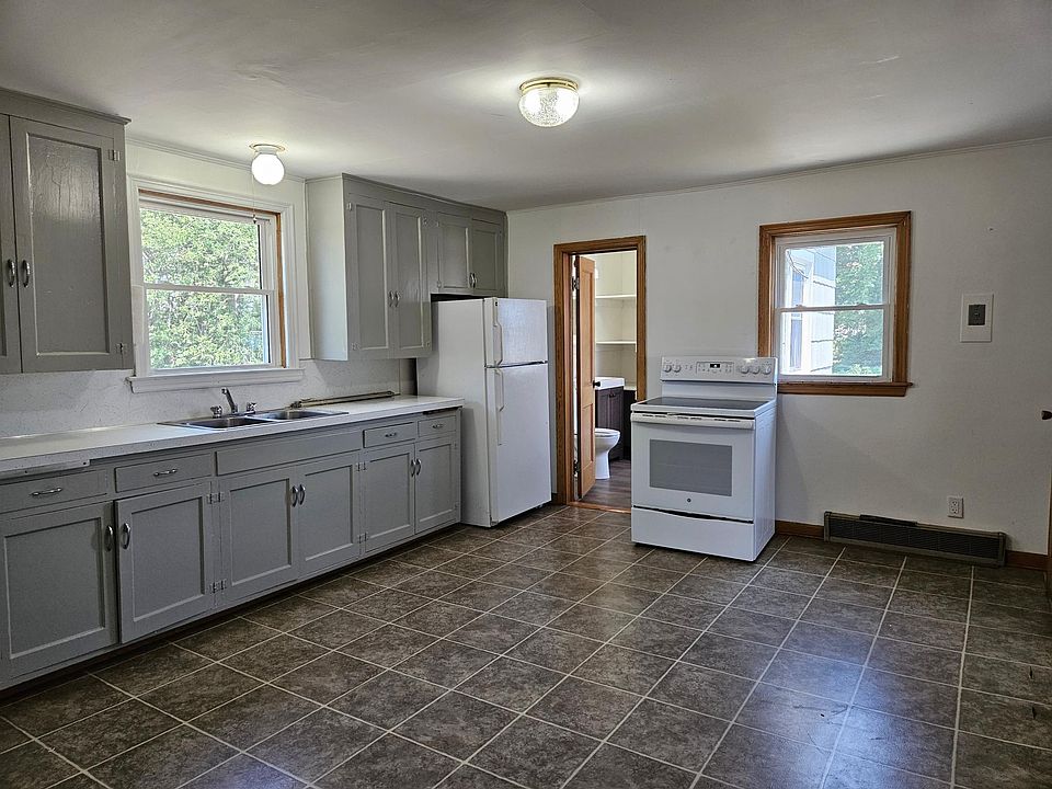2nd image of 1109 Worms Rd