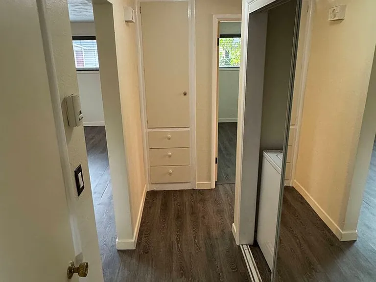 1582 Bogart Ln — Photo 9
