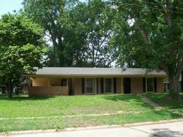 3924 Parkway Dr, Bossier City, LA 71112