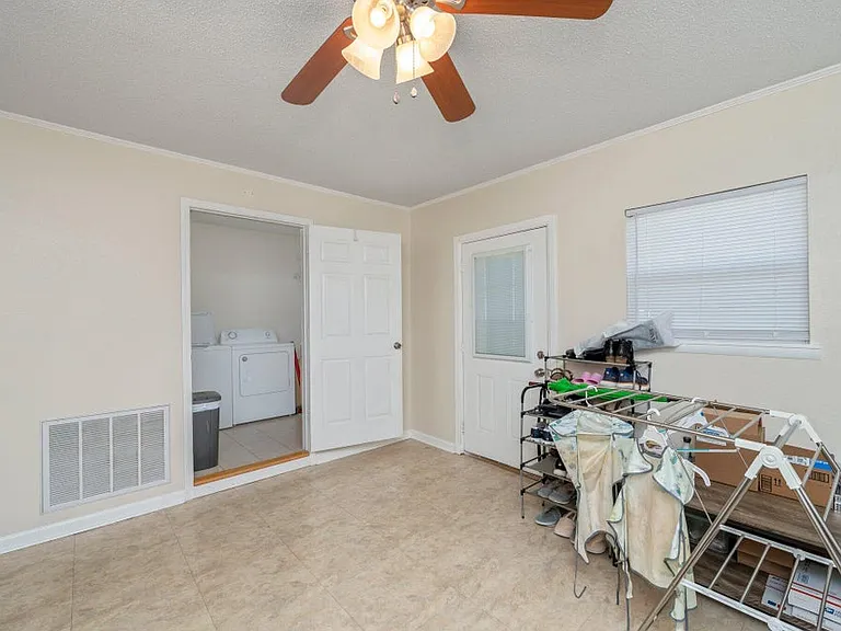 170 Sidney Ave — Photo 26