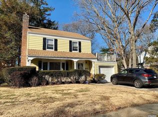896 Cleveland St, West Hempstead, NY 11552