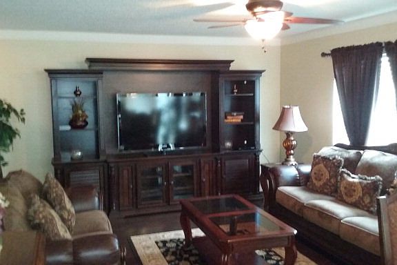 3rd image of 3309 Huisache Ave
