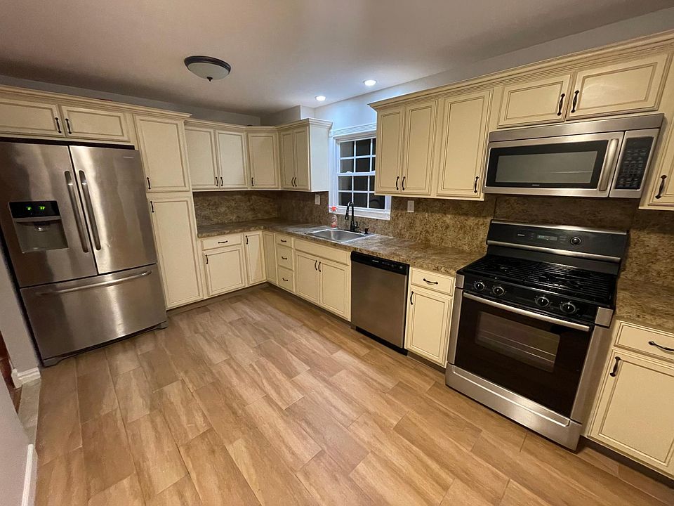 1st image of 74 Sandalwood Dr #1