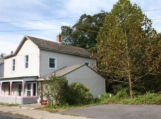 21 E Grand St, Hampton, NJ 08827