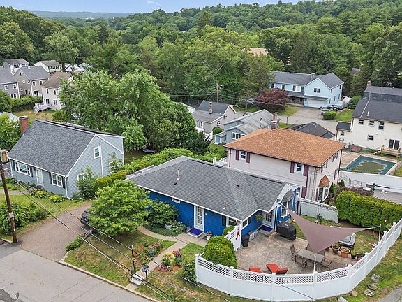 3rd image of 39 Smart St