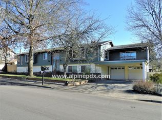 12555 SW Summer Crest Dr, Tigard, OR 97223