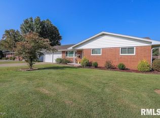 518 Montgomery Cir, Carmi, IL 62821