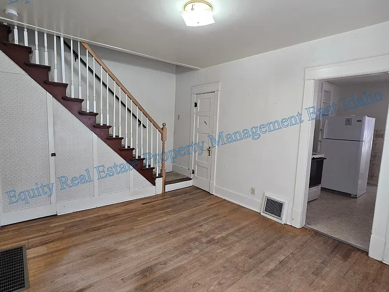 925 W Clark St #925 — Photo 7
