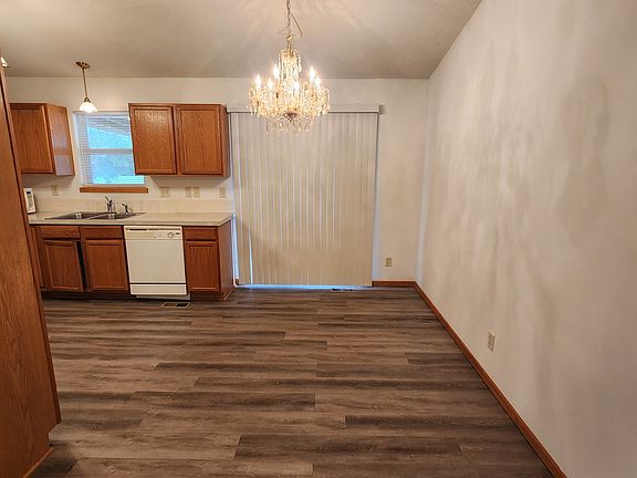4th image of 4482 S Saint Paul Ct