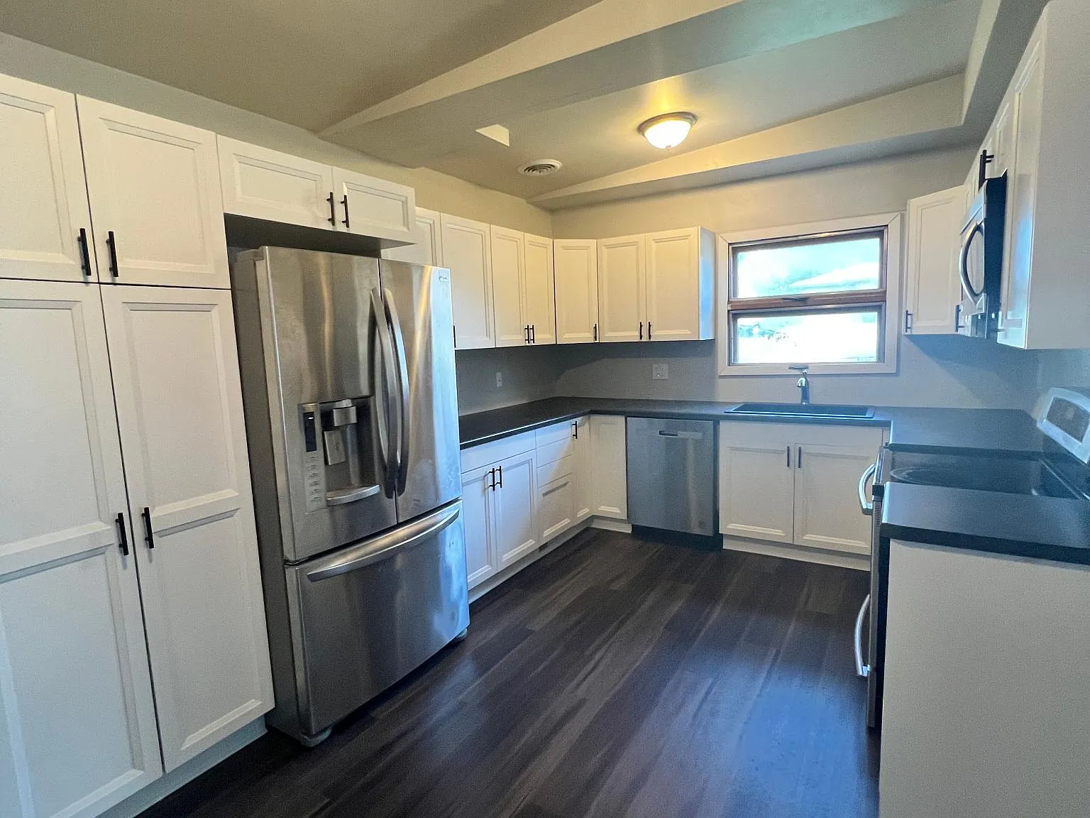 3 bed, 1500 sqft, $1,700 — Photo 2