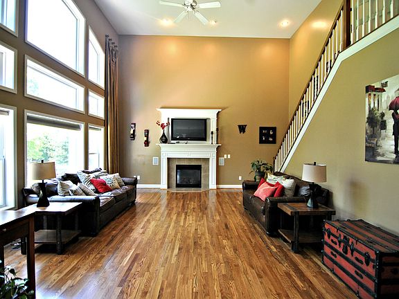 3rd image of 7680 Big Cedar Ct