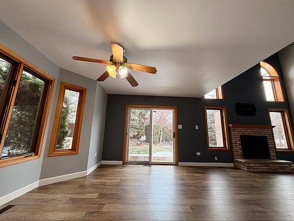 4th image of 19301 Enclave Ln