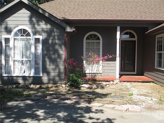 3rd image of 166 Holiday Island Dr