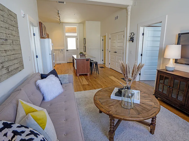 Upper Post Flats — Photo 9