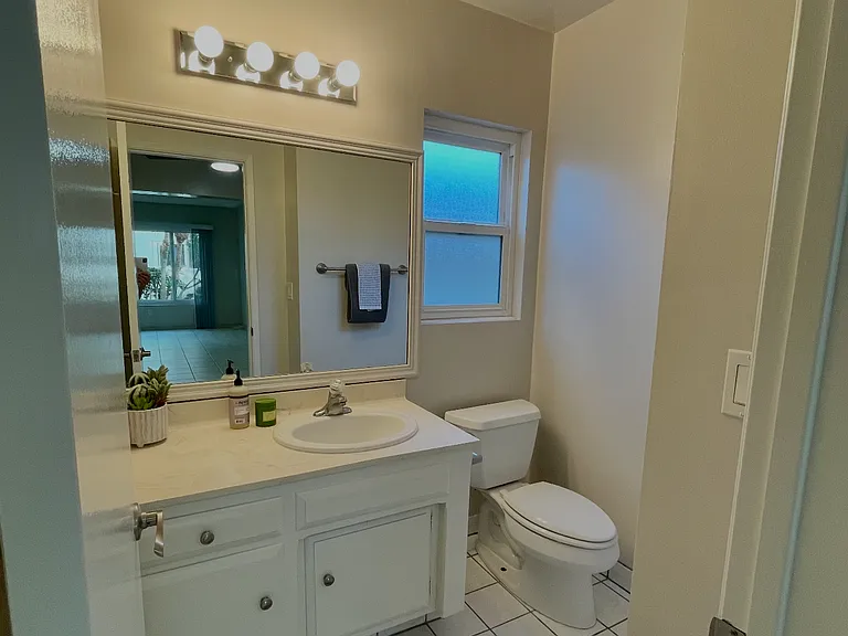 Downstairs half-bath