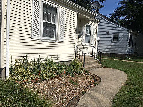 2nd image of 2903 N Avalon Pl