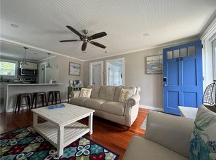 53 Center Ave, Middletown, RI 02842