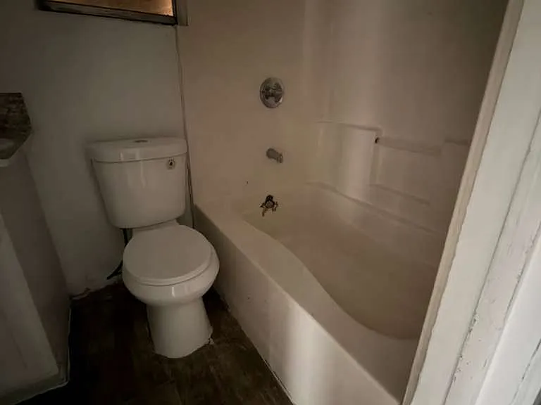 1805 Comanche St #A — Photo 4