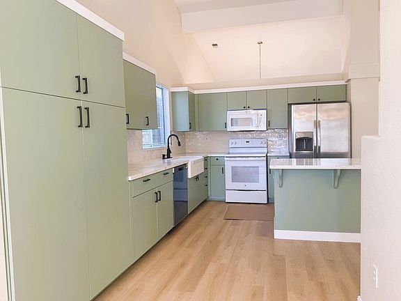 4th image of 9051 Loganberry Dr #0